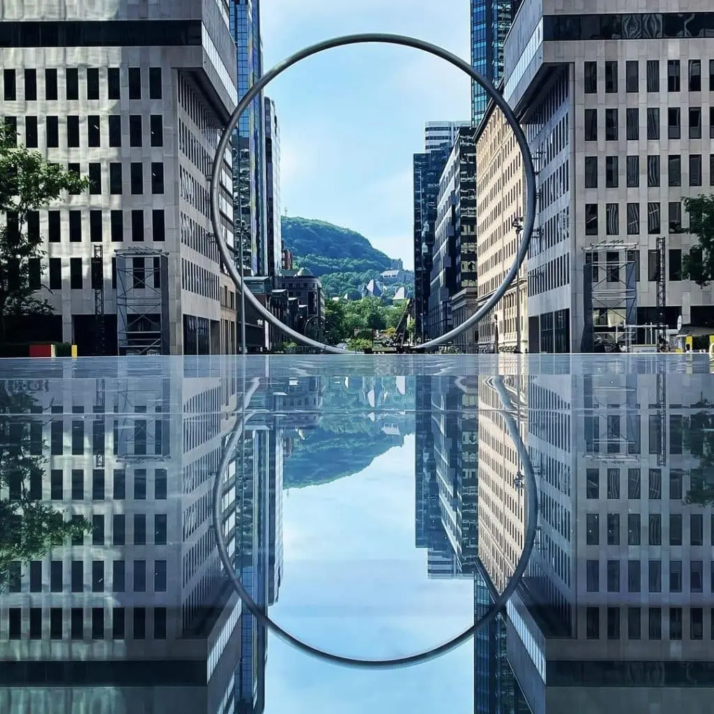 L’Anneau, place Ville Marie, Montréal